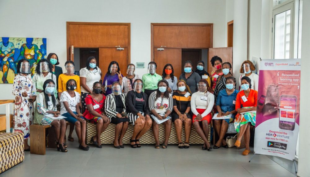 Road to Growth participants in Nigeria pose for a group photo
