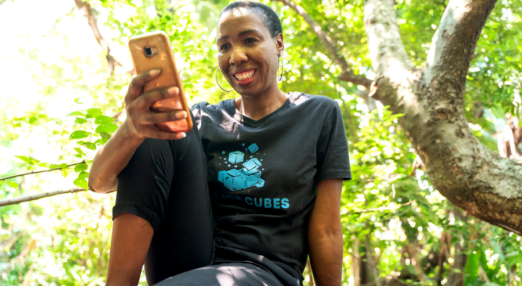 Lindiwe Masango uses the HerVenture app